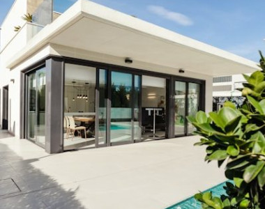 Villa ven biển Hồ Tràm — mặt dựng chịu gió biển